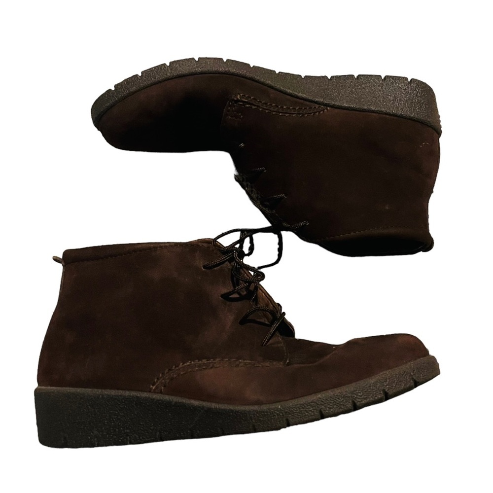 Ecco brown suede chukka booties